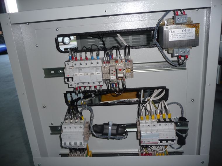 Wiring of a 400 Hz converter in a cabinet
